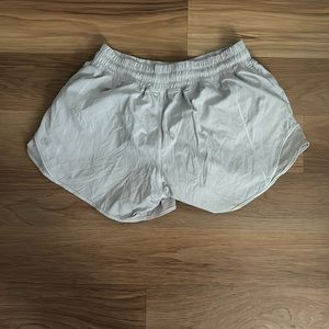 White Lulu shorts size 4